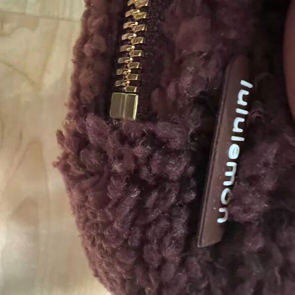 lululemon everywhere belt bag large fleece brne/gold - Picture 4 of 10